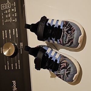 ADIDAS TODDLER  GIRL  SNEAKERS EUC SIZE 6